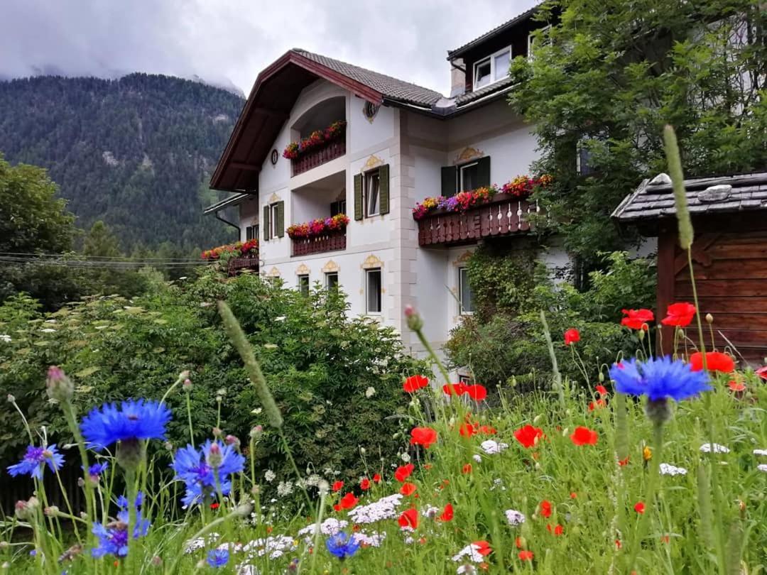 Hotel Holzer Sexten Exterior photo